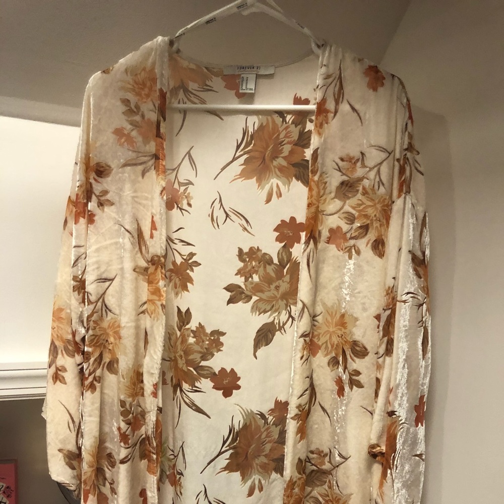 Pink velvet floral kimono